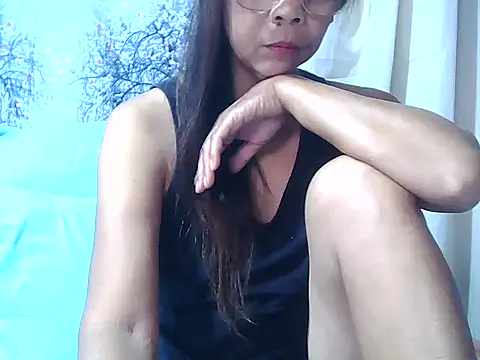 Snapshot of urwife_tobe chatting on November 2025 05:57:01 PM urwife tobe online show from November 2025 05:57:01 PM