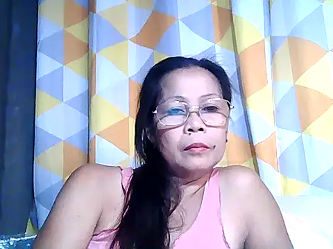 Snapshot of urwife_tobe chatting on November 2025 05:17:02 AM urwife tobe online show from November 2025 05:17:02 AM