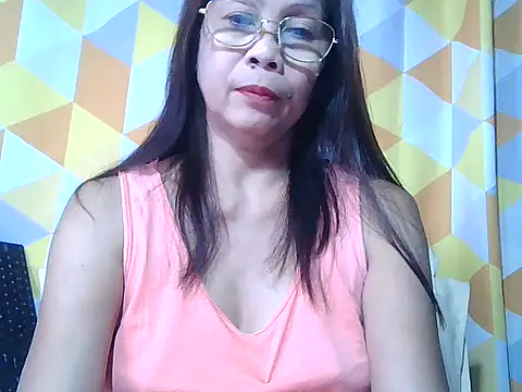 Snapshot of urwife_tobe chatting on December 2025 03:09:02 PM urwife tobe online show from December 2025 03:09:02 PM