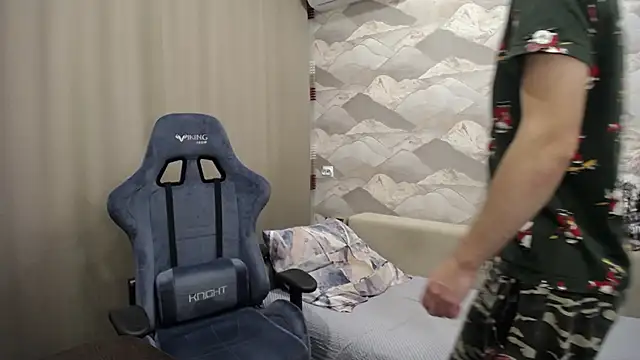 Snapshot of SerzhKorol1 chatting on October 2025 06:43:01 AM SerzhKorol1 online show from October 2025 06:43:01 AM