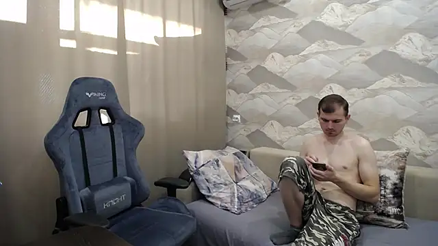 Snapshot of SerzhKorol1 chatting on November 2025 06:01:01 AM SerzhKorol1 online show from November 2025 06:01:01 AM