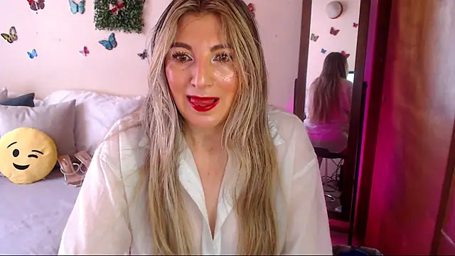 Snapshot of Jolie-Mature chatting on May 2026 08:03:02 PM Jolie-Mature online show from May 2026 08:03:02 PM