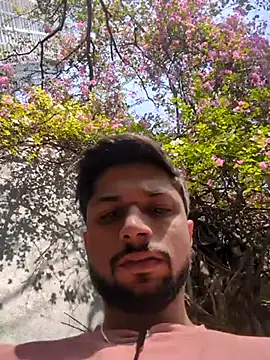 Snapshot of _IRRESISTIBLE_ chatting on November 2025 07:02:02 AM IRRESISTIBLE online show from November 2025 07:02:02 AM