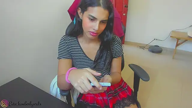 Snapshot of Kim_Wexler chatting on February 2025 09:06:02 PM Kim Wexler online show from February 2025 09:06:02 PM