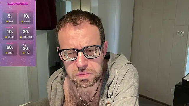 Snapshot of FABIOGLASSES chatting on January 2025 02:46:02 PM FABIOGLASSES online show from January 2025 02:46:02 PM