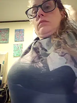 Snapshot of bigboobfun1 chatting on September 2025 02:27:02 AM bigboobfun1 online show from September 2025 02:27:02 AM