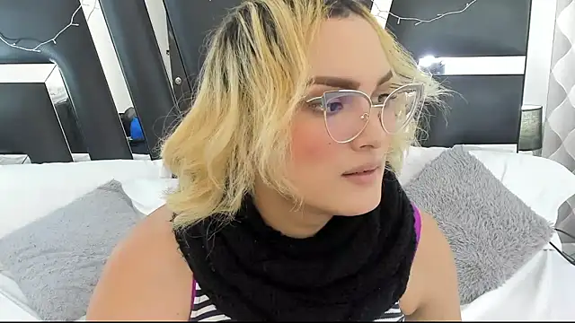 Snapshot of katya_kozlov chatting on February 2025 02:56:01 AM katya kozlov online show from February 2025 02:56:01 AM