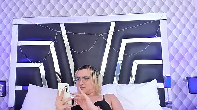 Snapshot of katya_kozlov chatting on March 2025 06:09:01 AM katya kozlov online show from March 2025 06:09:01 AM