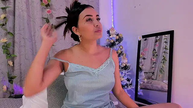 aisha es online show from December 2024 12:12:01 PM