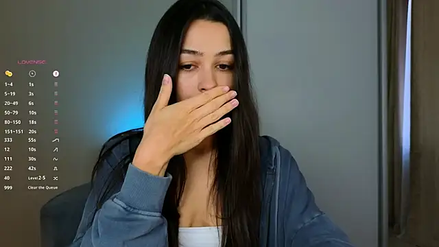 mo1ly online show from December 2024 10:01:02 AM