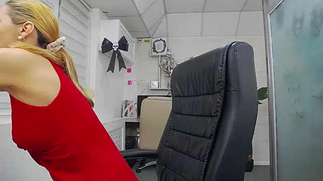 EllaMilf  online show from October 2025 04:53:02 PM