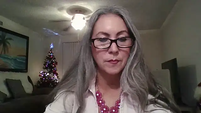 EvaRobinson online show from December 2024 12:24:01 AM