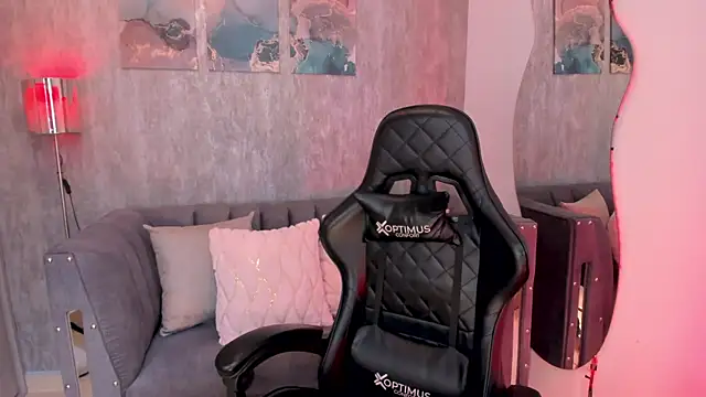 Snapshot of MelanieHudson_ chatting on December 2024 07:53:02 PM MelanieHudson online show from December 2024 07:53:02 PM