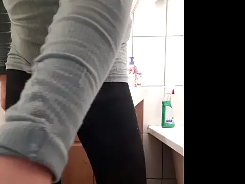 feathersify online show from November 2025 06:52:01 AM