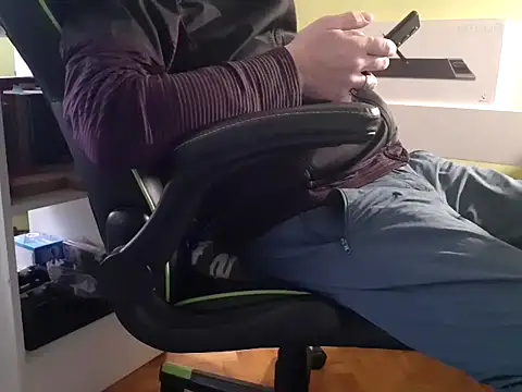 feathersify online show from November 2025 07:08:02 AM