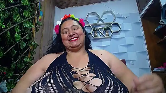 Snapshot of TistMature chatting on September 2025 01:14:02 PM TistMature online show from September 2025 01:14:02 PM