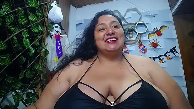 Snapshot of TistMature chatting on October 2025 01:18:01 PM TistMature online show from October 2025 01:18:01 PM