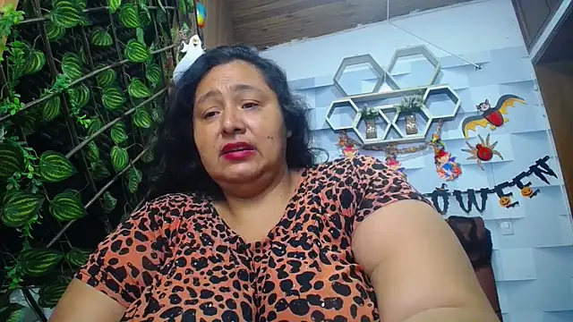 Snapshot of TistMature chatting on October 2025 01:37:01 PM TistMature online show from October 2025 01:37:01 PM