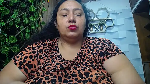 Snapshot of TistMature chatting on November 2025 01:00:01 PM TistMature online show from November 2025 01:00:01 PM