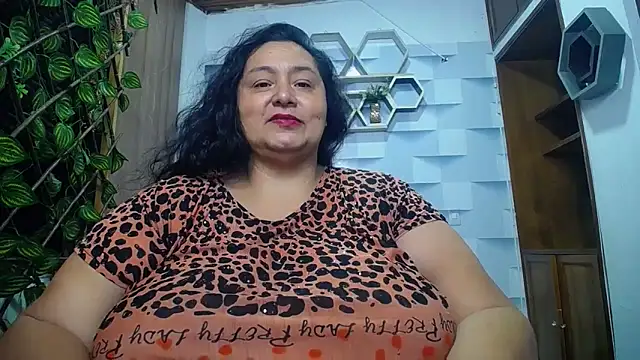 Snapshot of TistMature chatting on November 2025 01:11:01 PM TistMature online show from November 2025 01:11:01 PM