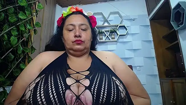 Snapshot of TistMature chatting on December 2025 01:09:01 PM TistMature online show from December 2025 01:09:01 PM