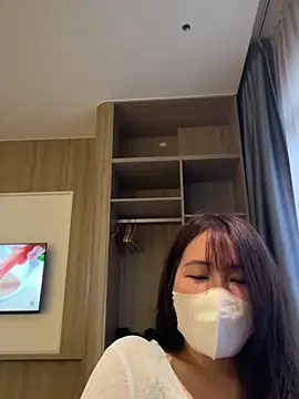 Onee-Chew online show from May 2026 10:42:02 AM