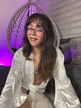 Samantha Bernardo online show from April 2026 04:07:02 AM