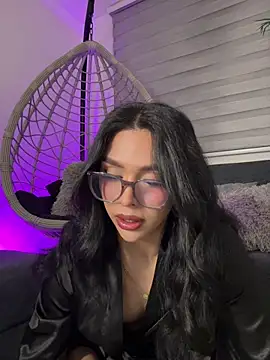 Samantha Bernardo online show from April 2026 04:15:01 AM