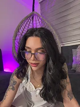 Samantha Bernardo online show from April 2026 04:38:02 AM