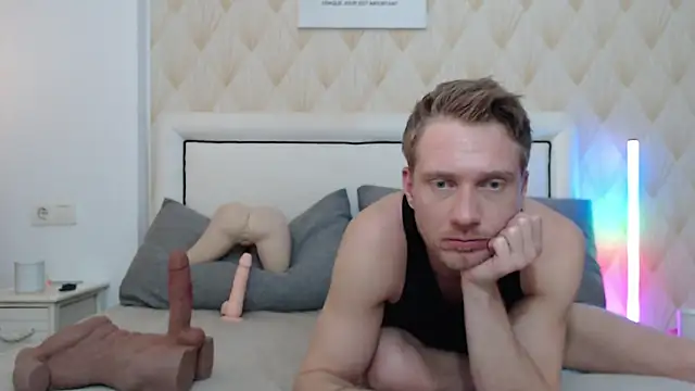 redheadxxl online show from March 2026 04:35:01 PM