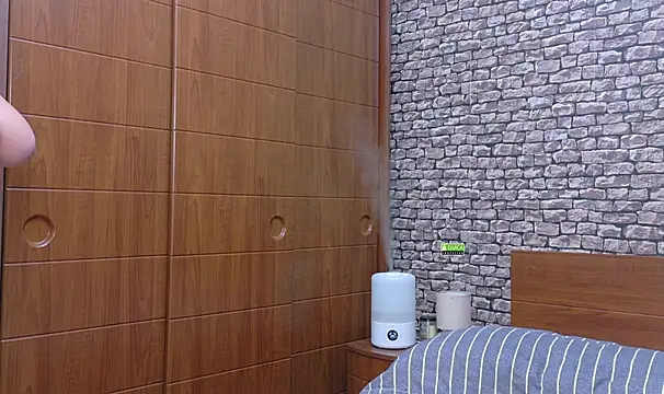 Snapshot of CuteBlondeMe chatting on October 2025 03:46:01 PM CuteBlondeMe online show from October 2025 03:46:01 PM