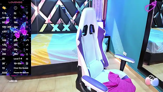 Linda4Petite online show from February 2025 07:41:02 PM