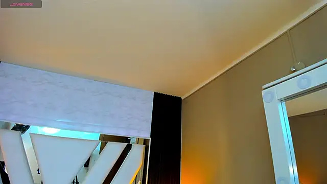 Linda4Petite online show from September 2025 06:02:01 PM