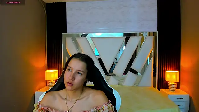 Linda4Petite online show from November 2025 01:17:02 PM