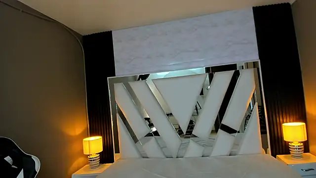 Linda4Petite online show from February 2026 06:12:01 PM