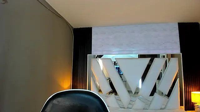 Linda4Petite online show from March 2026 06:24:02 PM