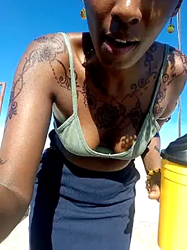 lynnkatrina online show from March 2026 01:33:02 PM