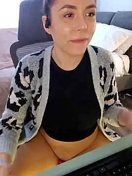 Ellie-L-Elizabeth online show from February 2025 04:14:02 PM