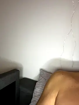 Snapshot of Andreashow chatting on November 2025 01:04:02 AM Andreashow online show from November 2025 01:04:02 AM