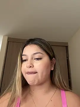 lunablossom  online show from October 2025 08:27:02 PM