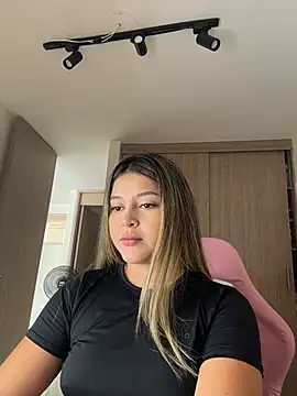 lunablossom  online show from March 2026 03:34:01 PM