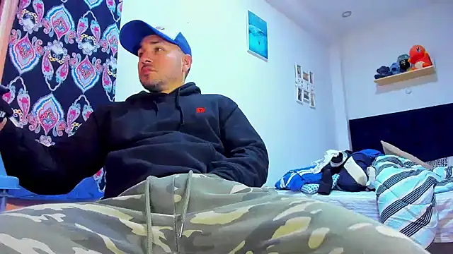 Snapshot of MikeMiller2 chatting on September 2025 06:03:01 AM MikeMiller2 online show from September 2025 06:03:01 AM