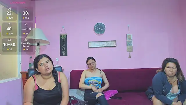 lesbiancuple online show from October 2025 01:19:01 PM