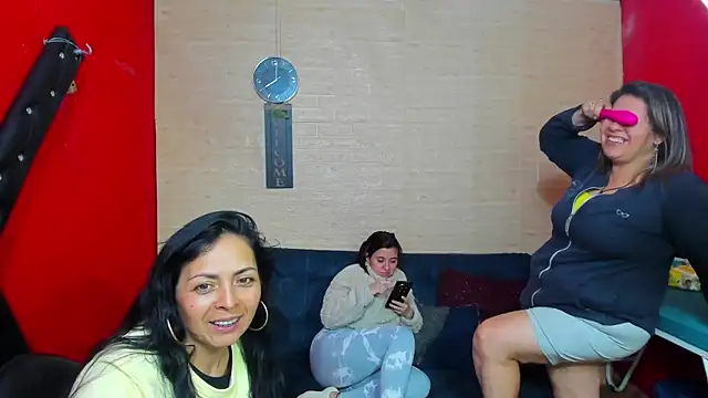 lesbiancuple online show from November 2025 01:05:02 AM