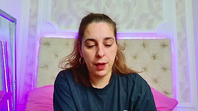 KarinaNoir online show from April 2026 04:10:02 AM