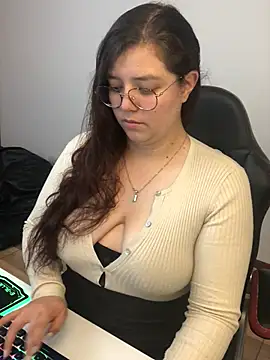 kayortiiz online show from April 2026 11:11:02 PM