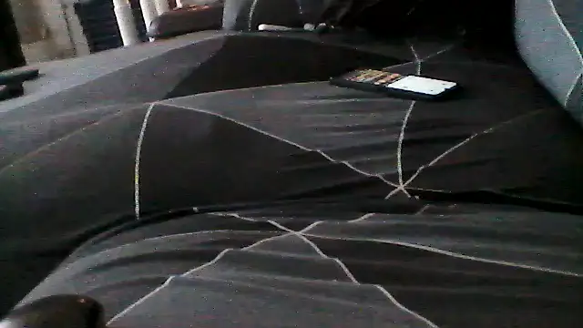 Snapshot of mickzizi chatting on December 2025 09:02:01 AM mickzizi online show from December 2025 09:02:01 AM