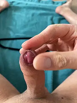 Snapshot of vultur2565 chatting on February 2025 09:53:01 AM vultur2565 online show from February 2025 09:53:01 AM