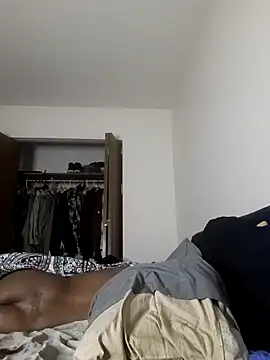 Snapshot of yellowwetfox chatting on January 2025 05:02:01 AM yellowwetfox online show from January 2025 05:02:01 AM