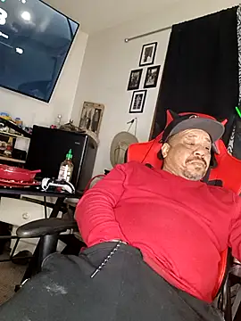 Snapshot of yellowwetfox chatting on March 2025 02:26:01 AM yellowwetfox online show from March 2025 02:26:01 AM